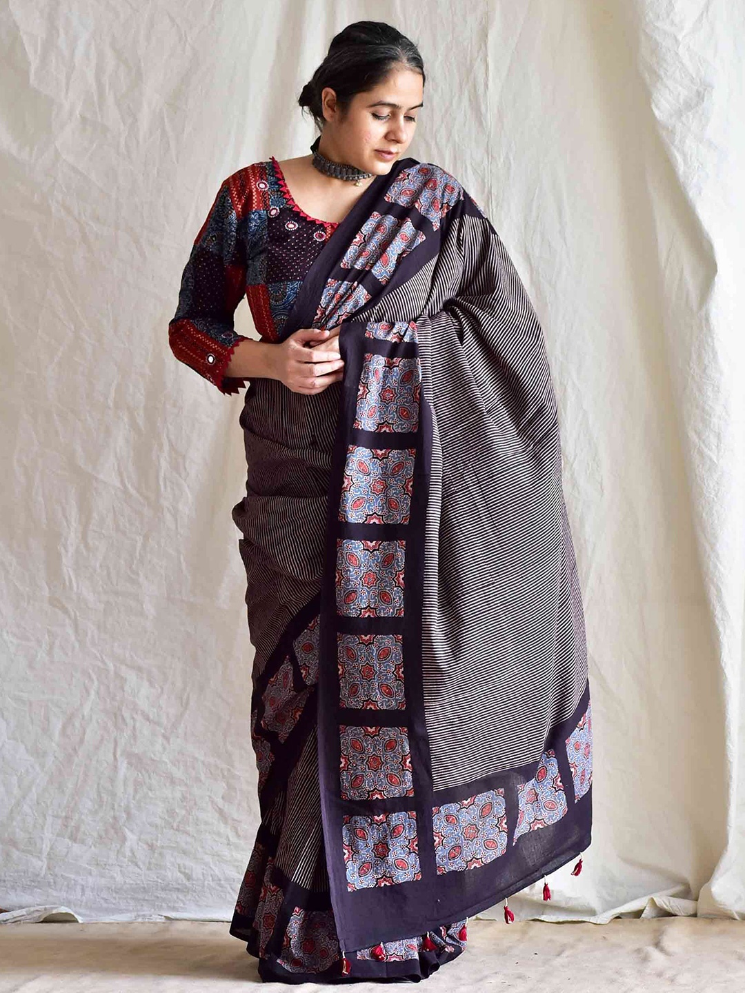 

Sundarii Striped Pure Cotton Block Print Saree, Blue