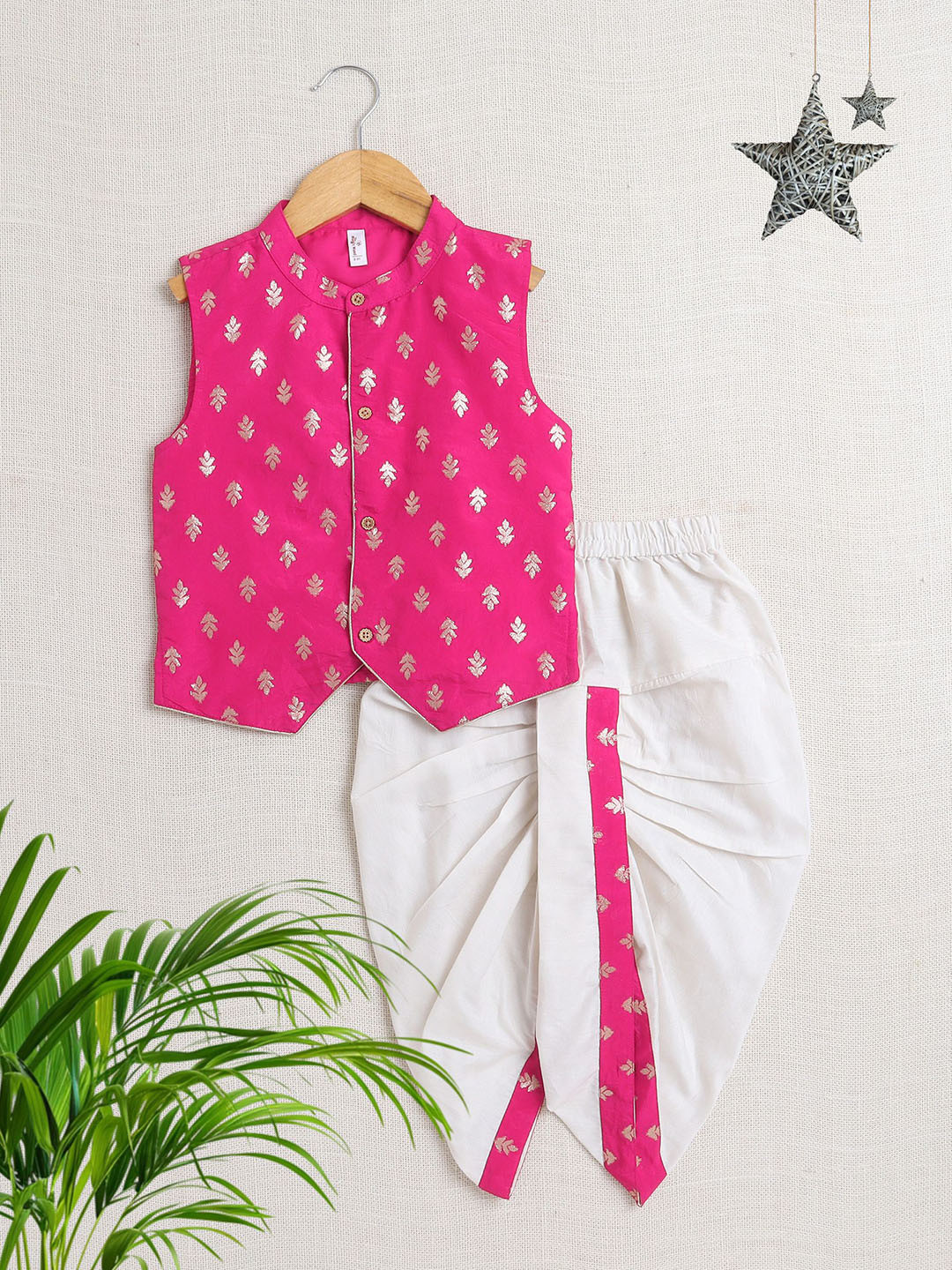

The Magic Wand Boys Floral Embroidered Regular Kurta with Dhoti Pants, Fuchsia
