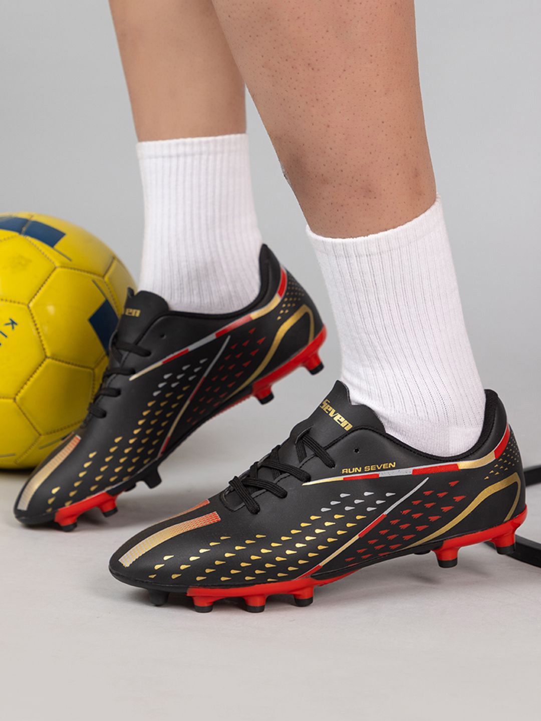 

RUN SEVEN Men Football Non-Marking Shoes, Black