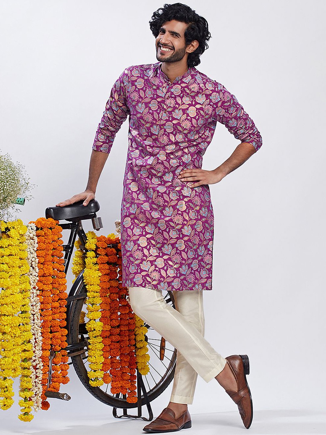 

Anouk Men Printed Sequinned Kurta, Pink