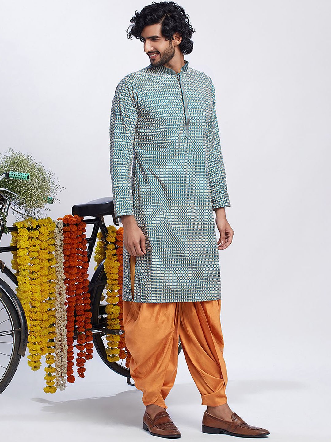 

Anouk Men Checked Thread Work Kurta, Blue