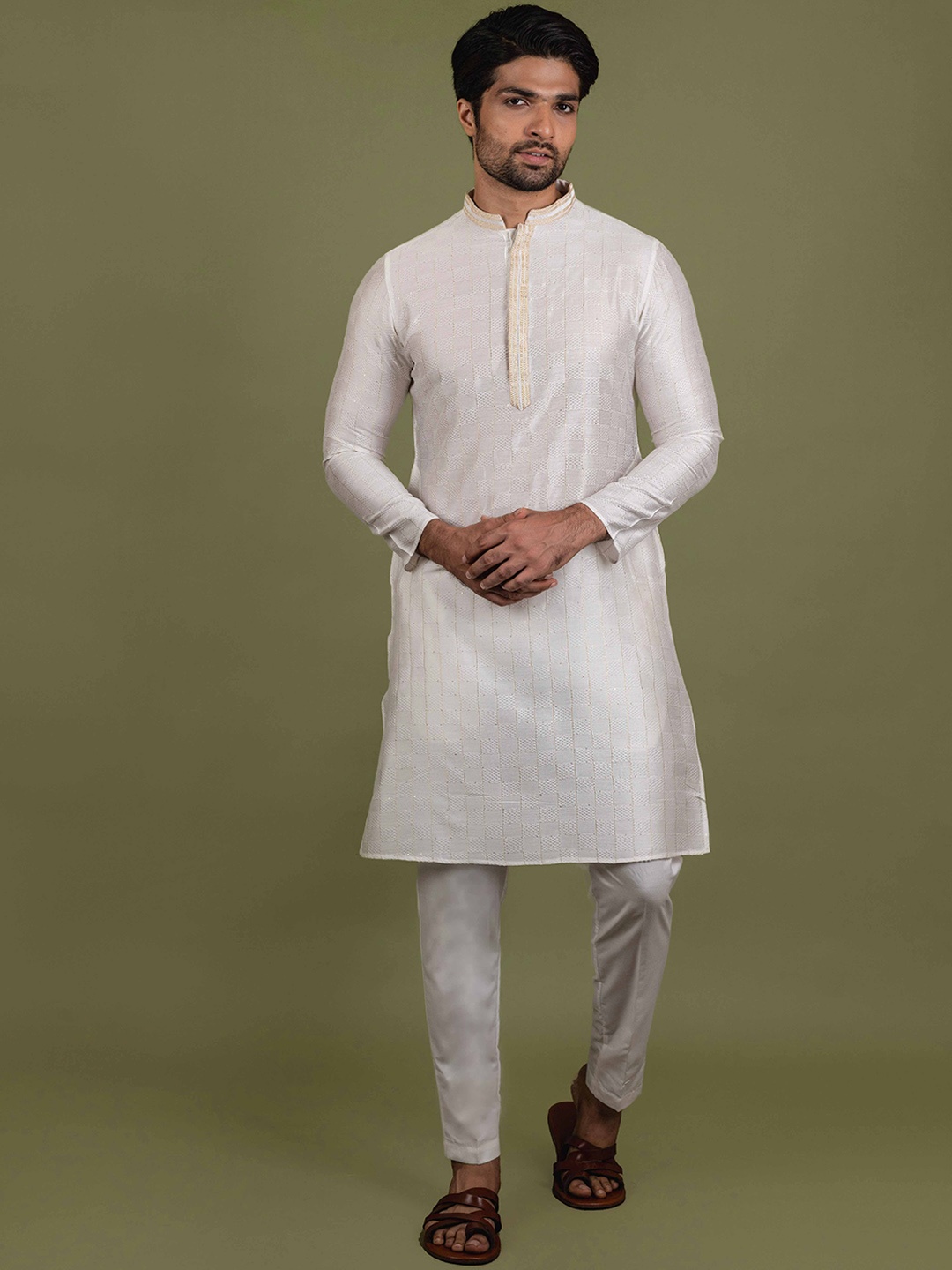 

Anouk Men Flared Sleeves Thread Work Kurta, Off white