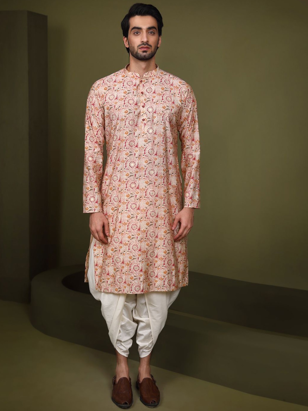 

Anouk Men Floral Printed Flared Sleeves Thread Work Kurta, Multi