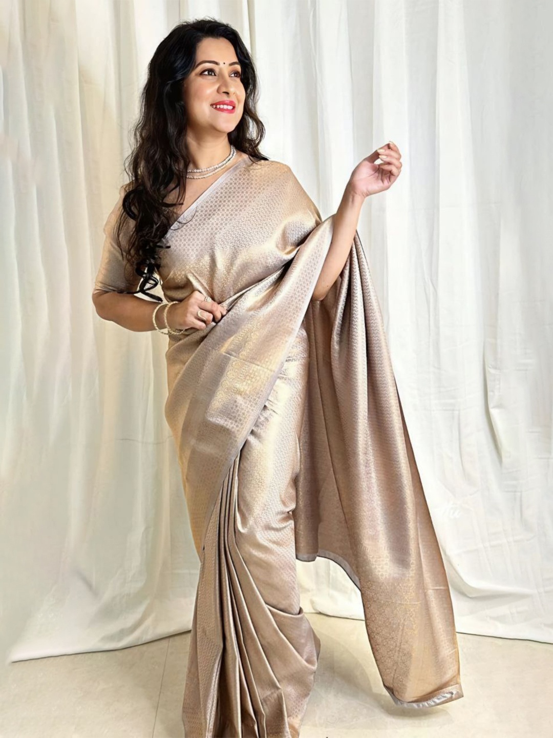 

Taslar Woven Design Silk Cotton Banarasi Saree, Grey