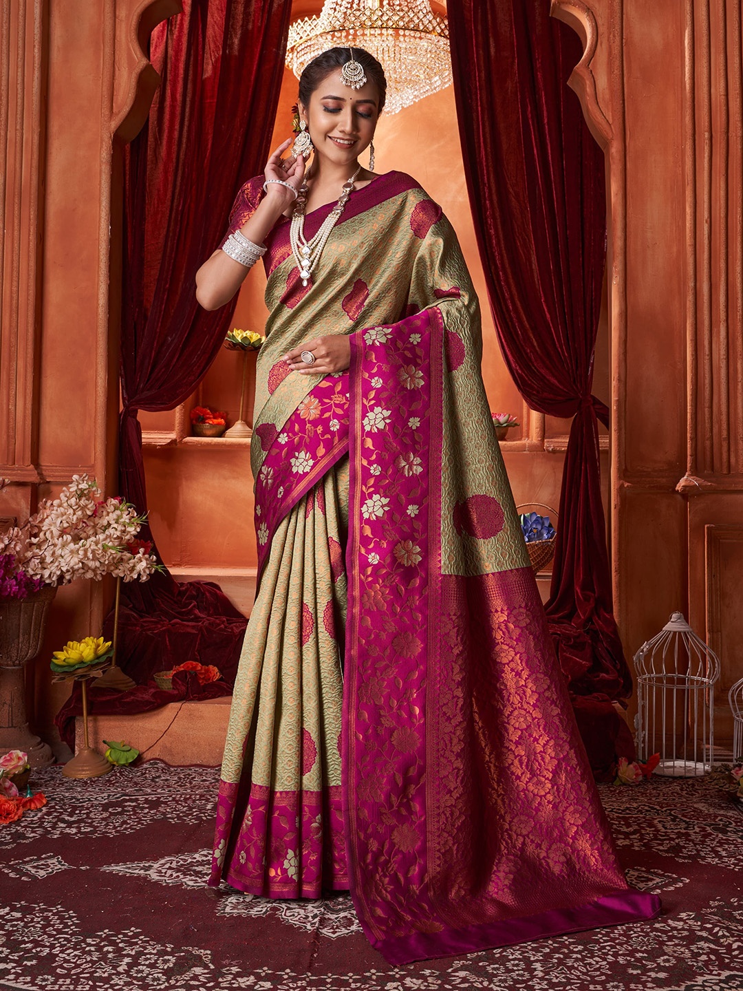 

Taslar Woven Design Zari Silk Cotton Banarasi Saree, Beige