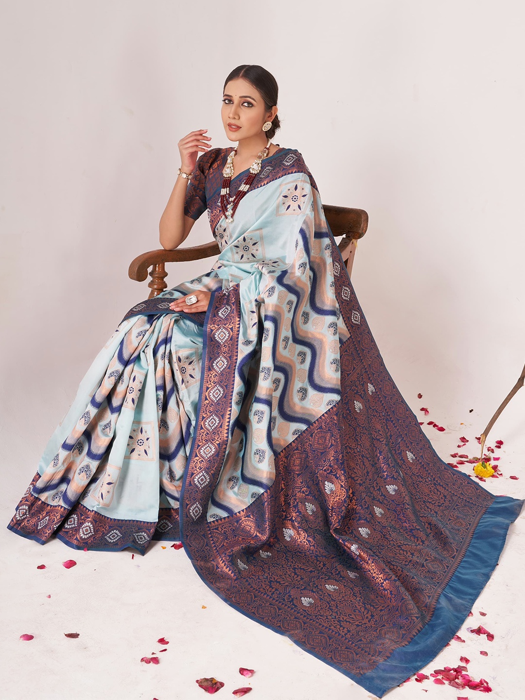 

Taslar Woven Design Zari Silk Cotton Banarasi Saree, Blue