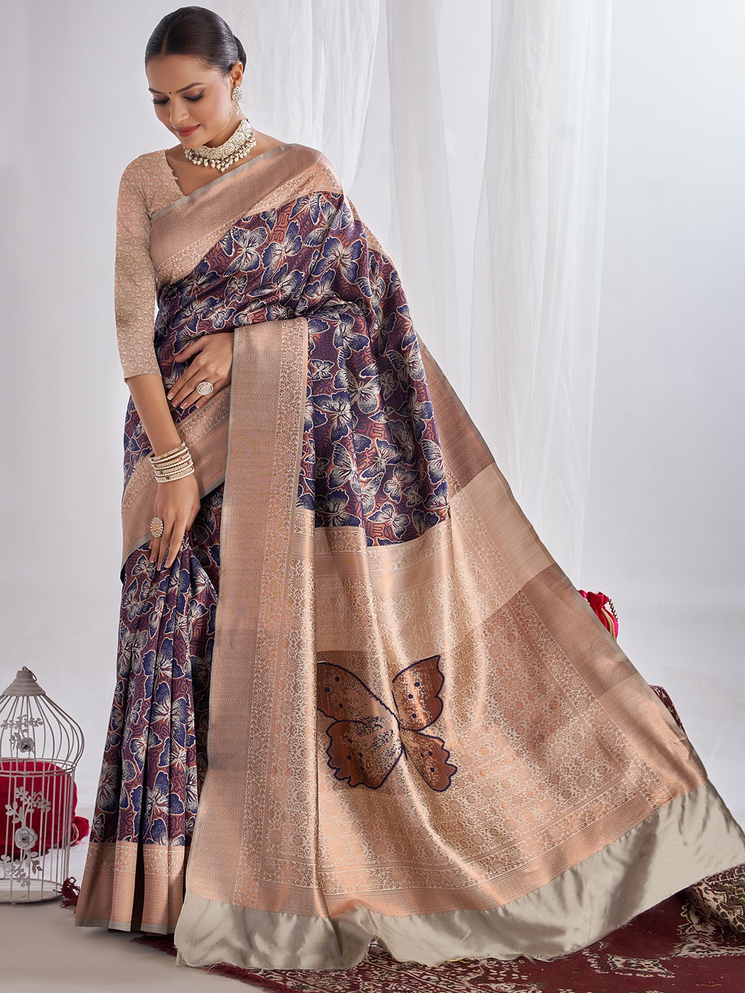 

Taslar Woven Design Zari Silk Cotton Banarasi Saree, Cream