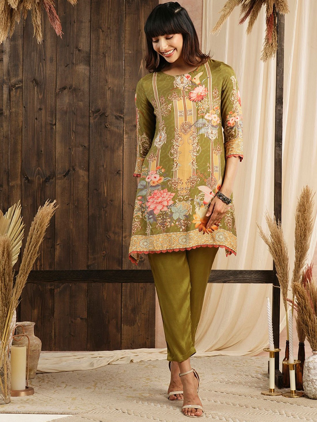 

ODETTE Women Floral Printed Regular Kurta with Trousers, Olive