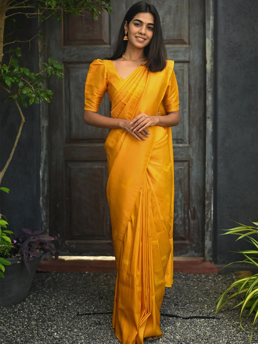 

BerMondsey Woven Design Zari Silk Blend Banarasi Saree, Yellow