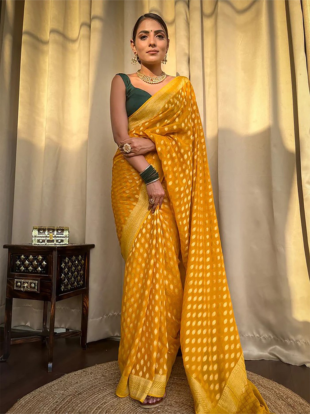 

BerMondsey Woven Design Zari Silk Blend Banarasi Saree, Yellow