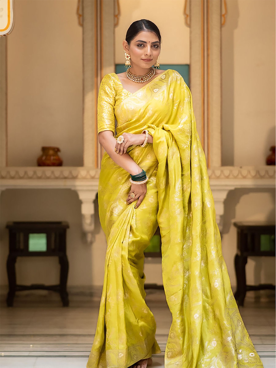 

BerMondsey Woven Design Zari Silk Blend Banarasi Saree, Yellow