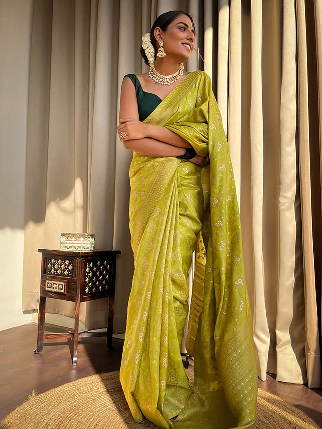 

BerMondsey Woven Design Zari Silk Blend Banarasi Saree, Yellow