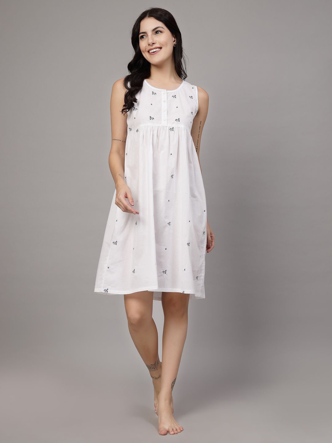 

JEFF COOPER Embroidered Nightdress, White