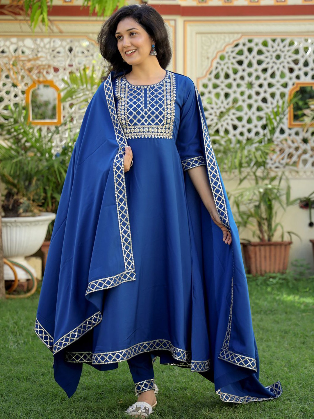 

ELVISH JAIPUR Women Ethnic Motifs Yoke Design Regular Sequinned Kurta with Trousers & With Dupatta, Teal
