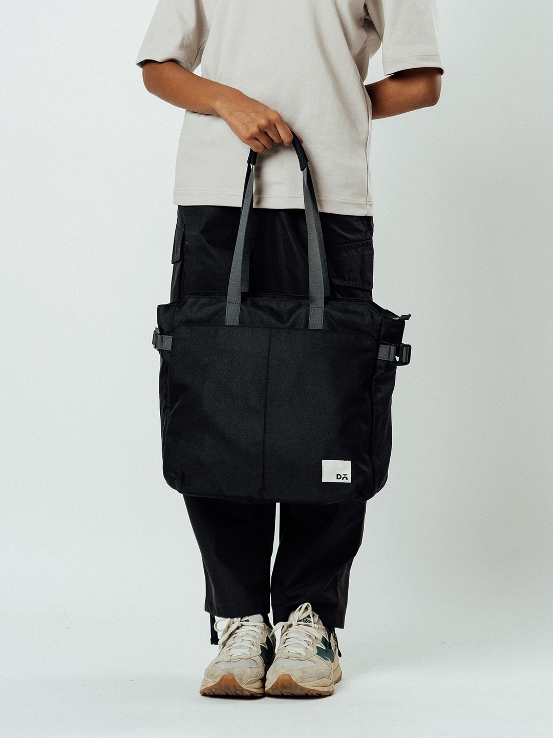 

DailyObjects Textured Structured Shoulder Bag with Cut Work, Black