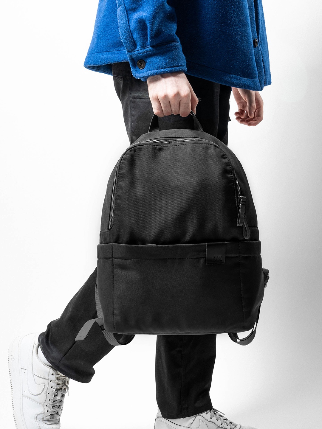 

DailyObjects Oversized Structured Handheld Bag with Fringed, Black