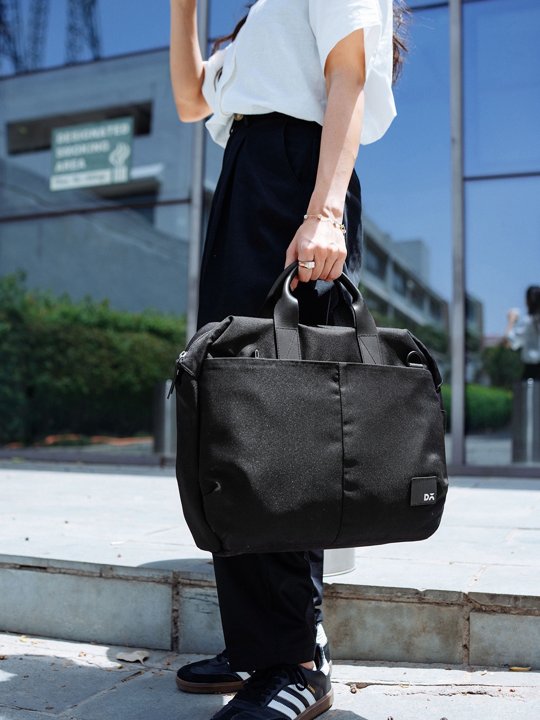 

DailyObjects Oversized Shopper Handheld Bag, Black