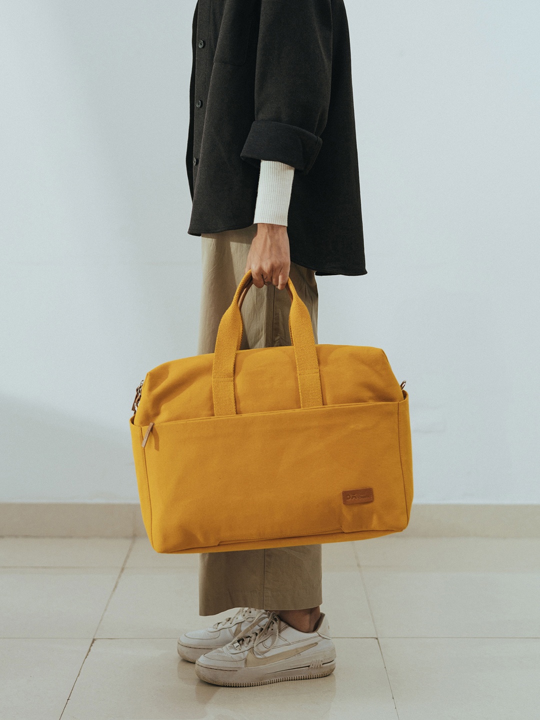 

DailyObjects Oversized Shopper Handheld Bag with Applique, Yellow
