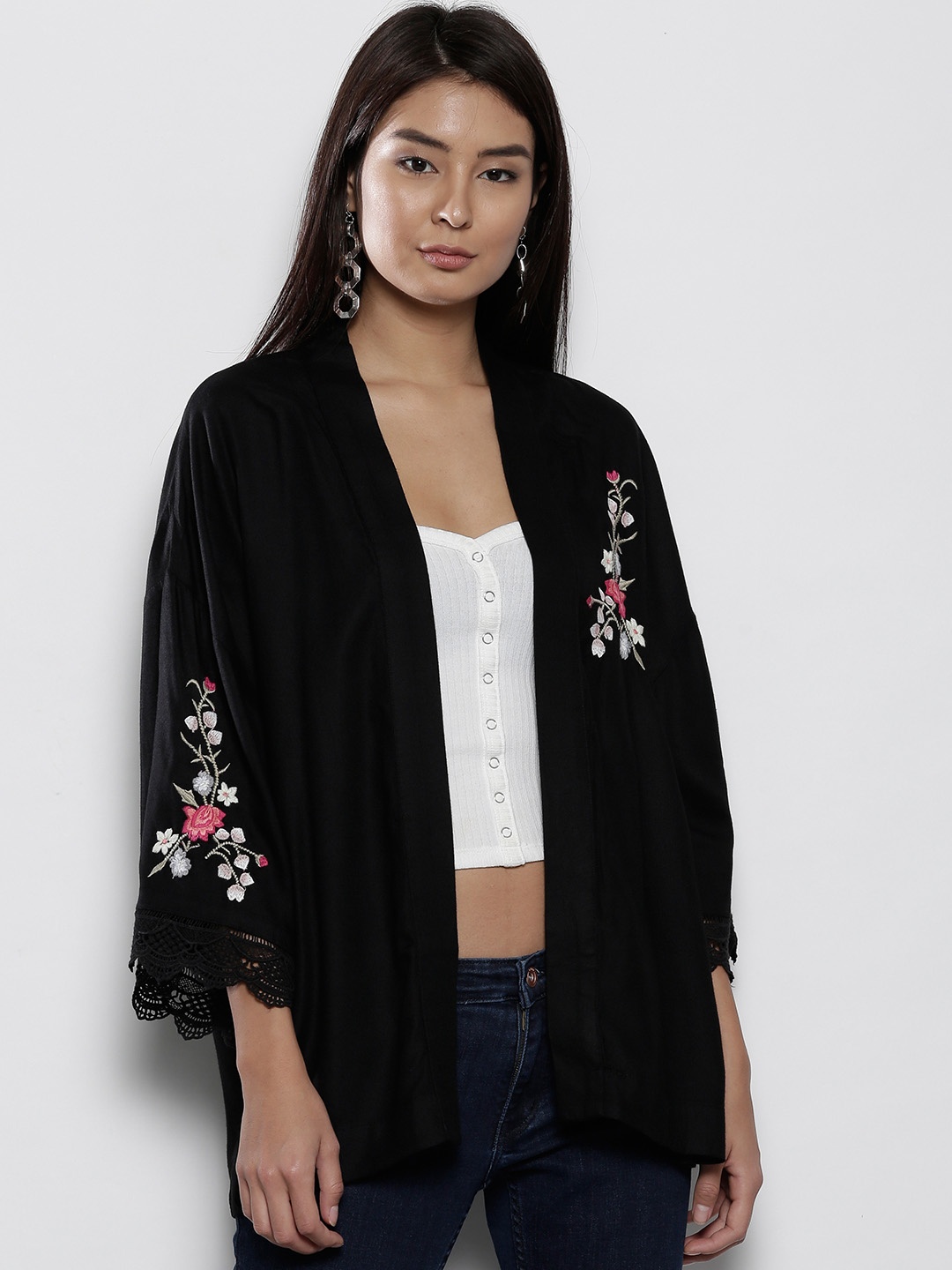 

DOROTHY PERKINS Black Solid Embroidered Open Front Kimono Shrug