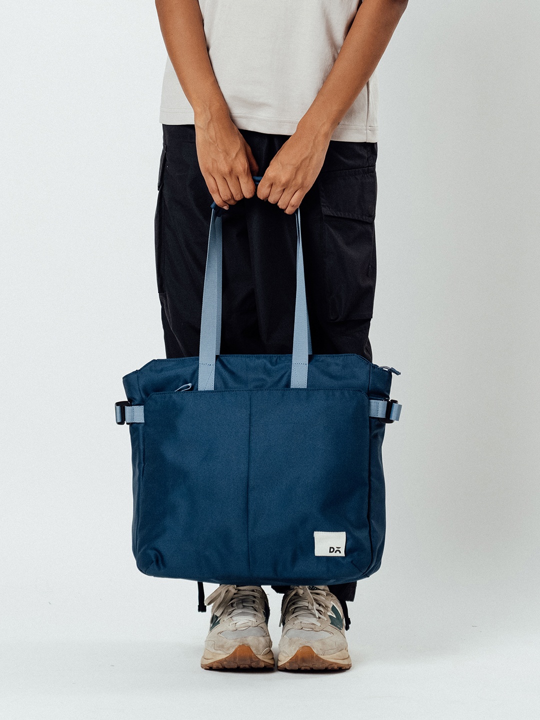 

DailyObjects Structured Shoulder Bag, Blue