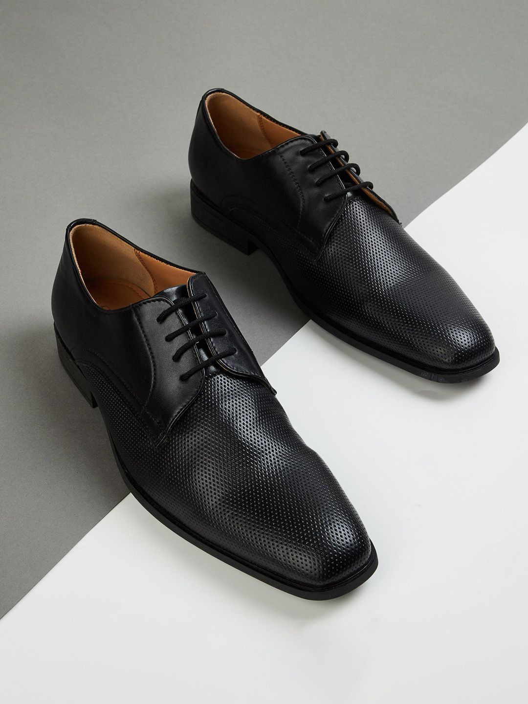 

CODE by Lifestyle Men Perforations Derbys, Black