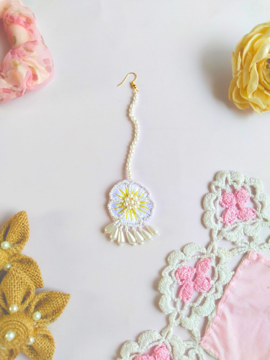 

Sangria Floral Beaded Maangtika, White
