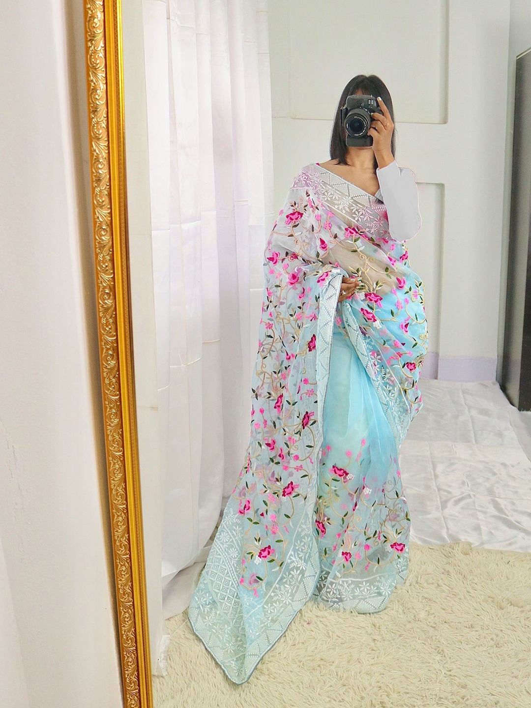 

Celeb Styles Floral Embroidered Organza Saree, Turquoise blue