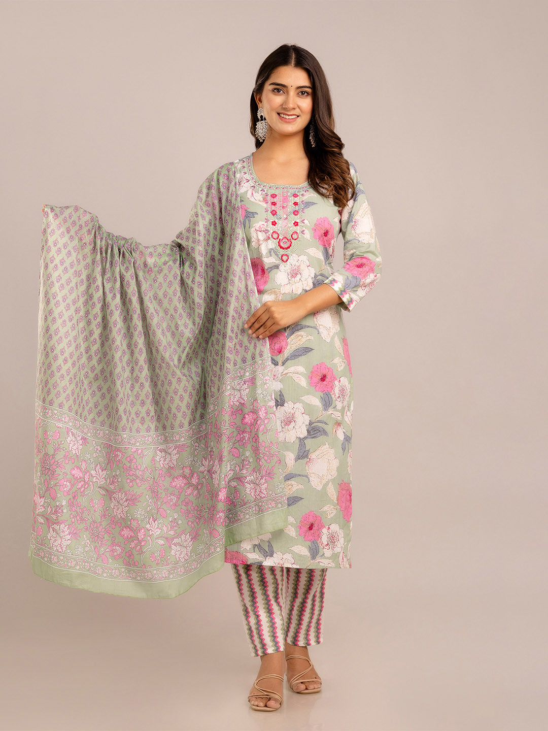 

Jasoriya Floral Printed Pure Cotton Straight Kurta & Trousers With Dupatta, Green
