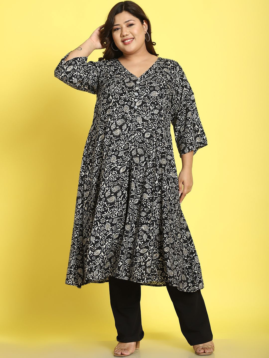 

theRebelinme Floral Printed V-Neck Front Slit Anarkali Kurta, Black