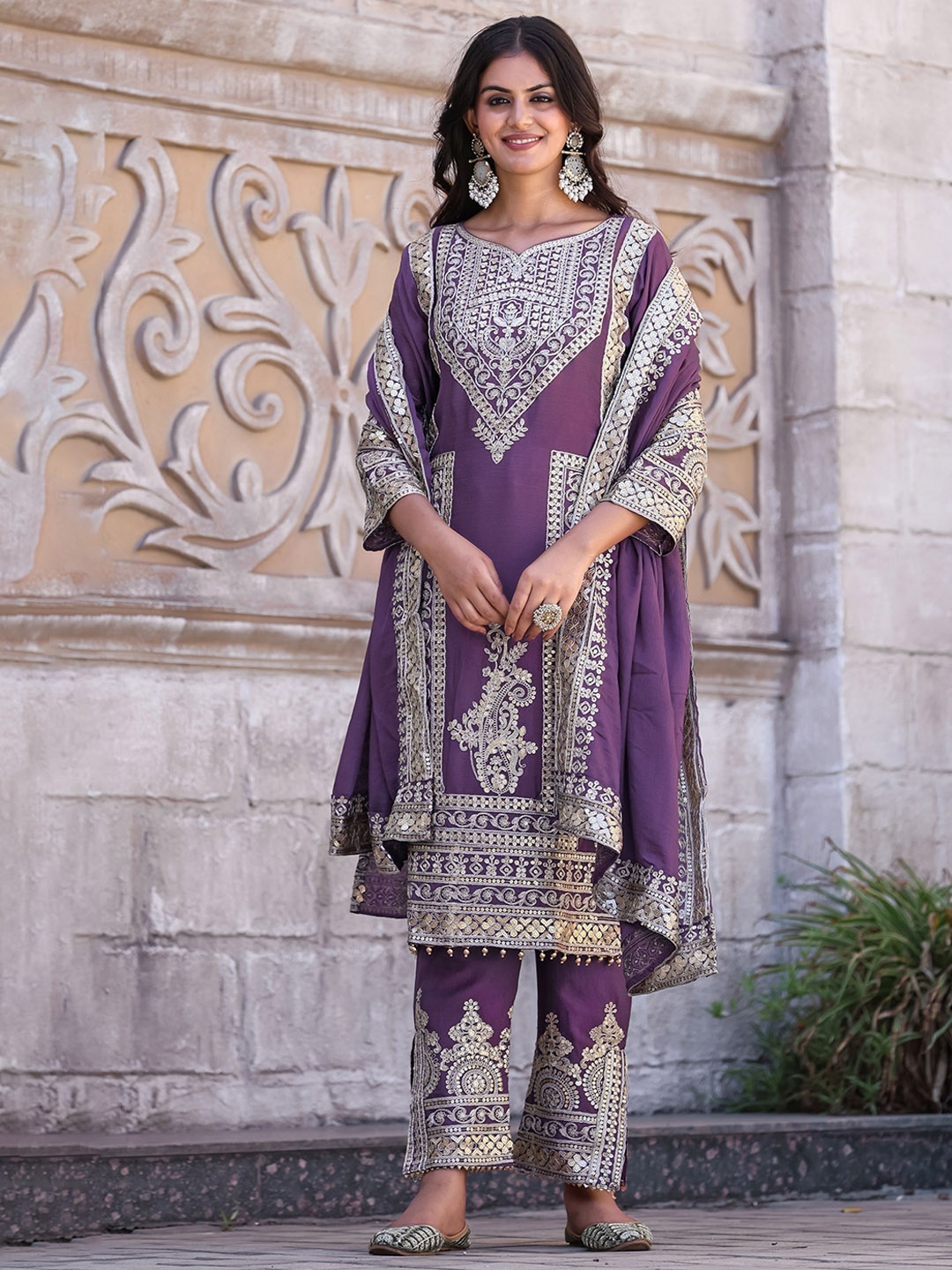 

NIZA FASHION Floral Embroidered Sequinned Pure Silk Straight Kurta With Trousers & Dupatta, Purple