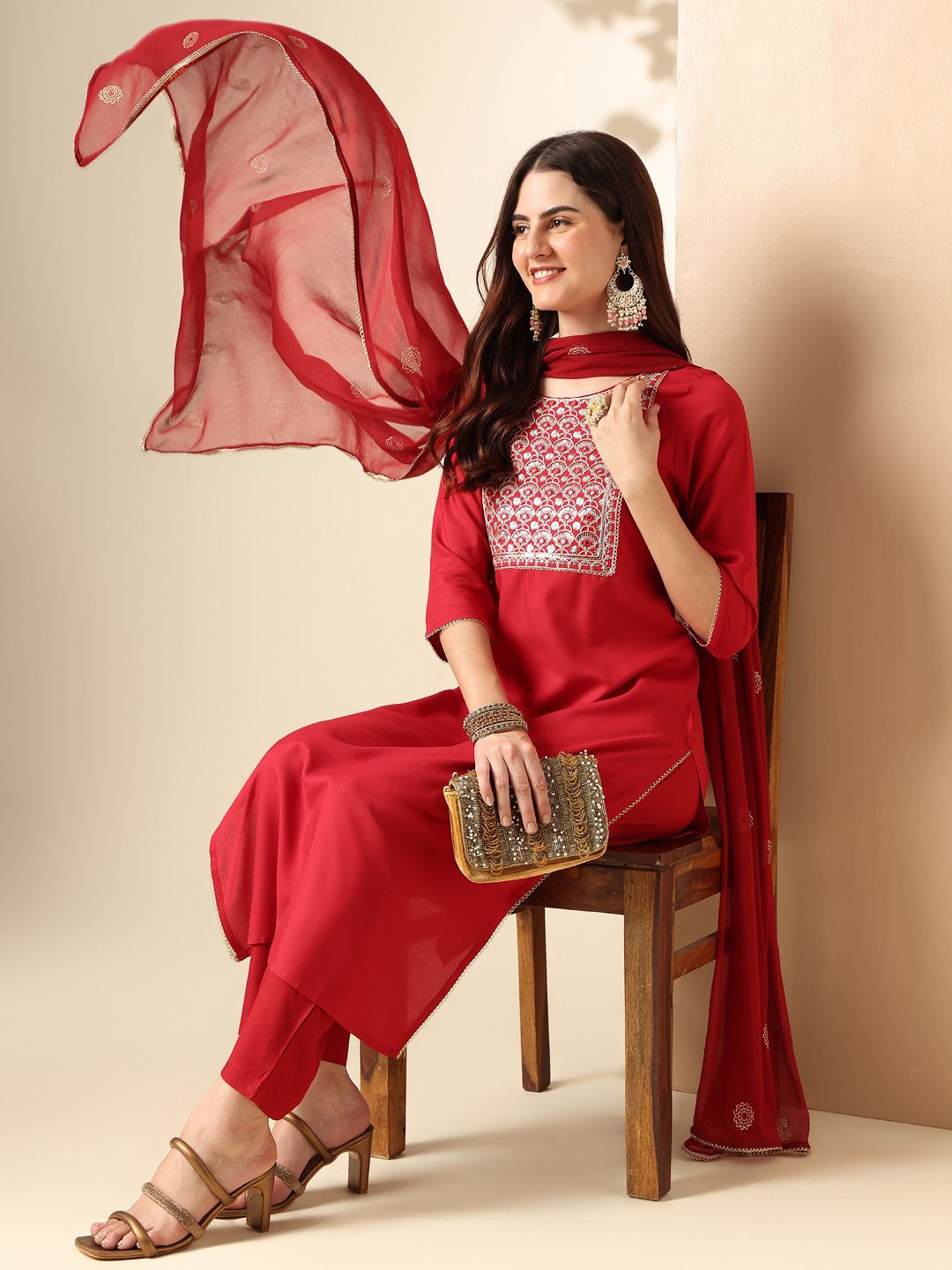 

Anouk Embroidered Round Neck Straight Kurta &Trousers With Dupatta, Maroon