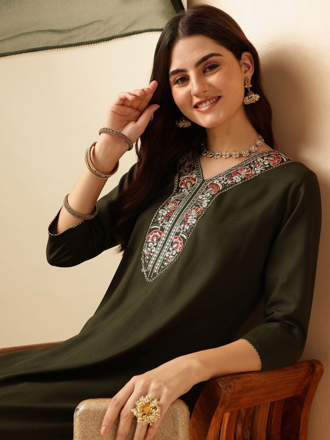 

Anouk Ethnic Motifs Yoke Design Thread Work Straight Kurta With Trousers & Dupatta, Green