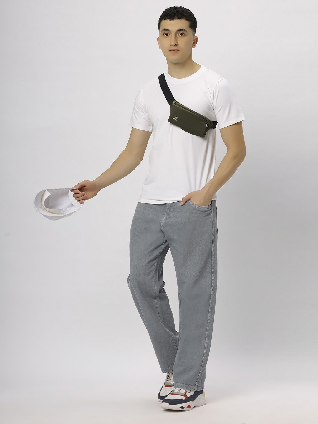 

N AND J Men Round Neck Solid T-shirt, White