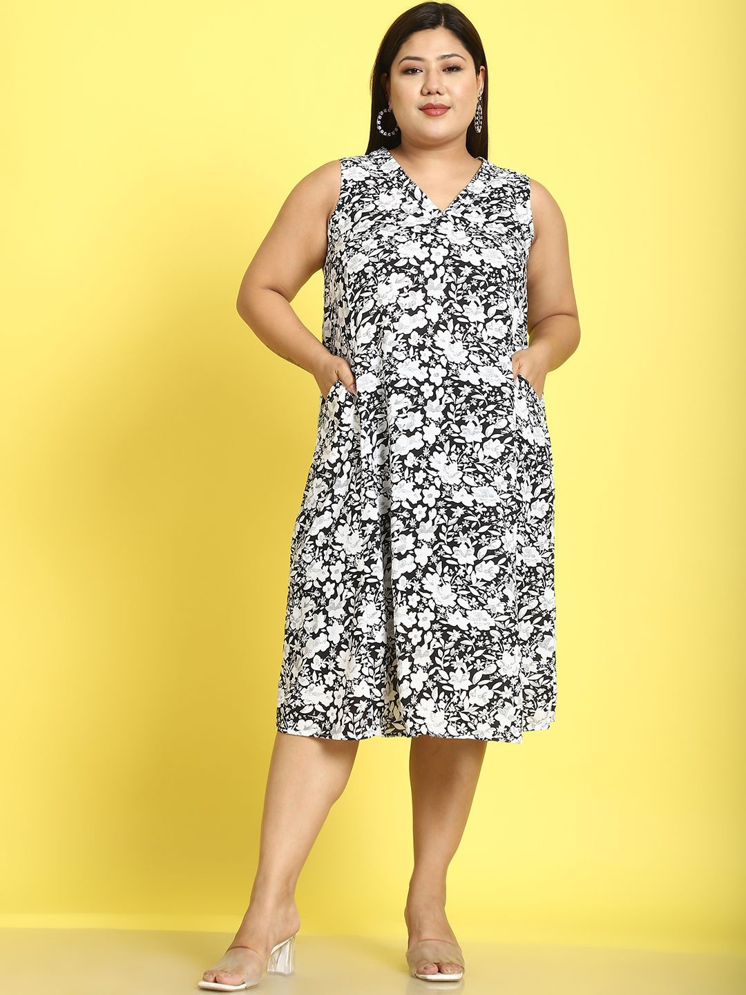 

theRebelinme Plus Size Floral Print A-line Dress, Black
