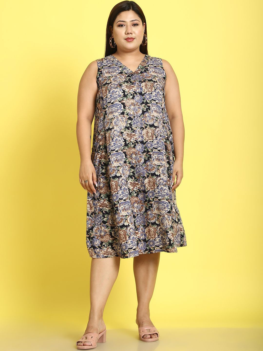 

theRebelinme Plus Size Floral Print A-Line Dress, Navy blue