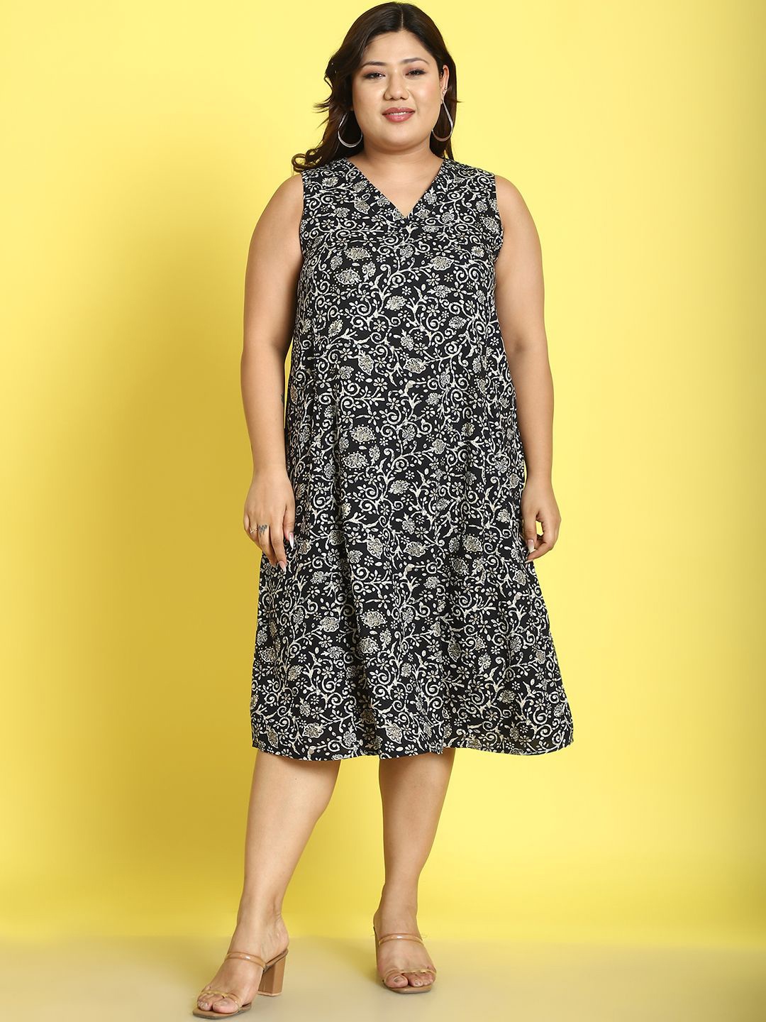 

theRebelinme Plus Size Floral Print A-line Midi Dress, Black