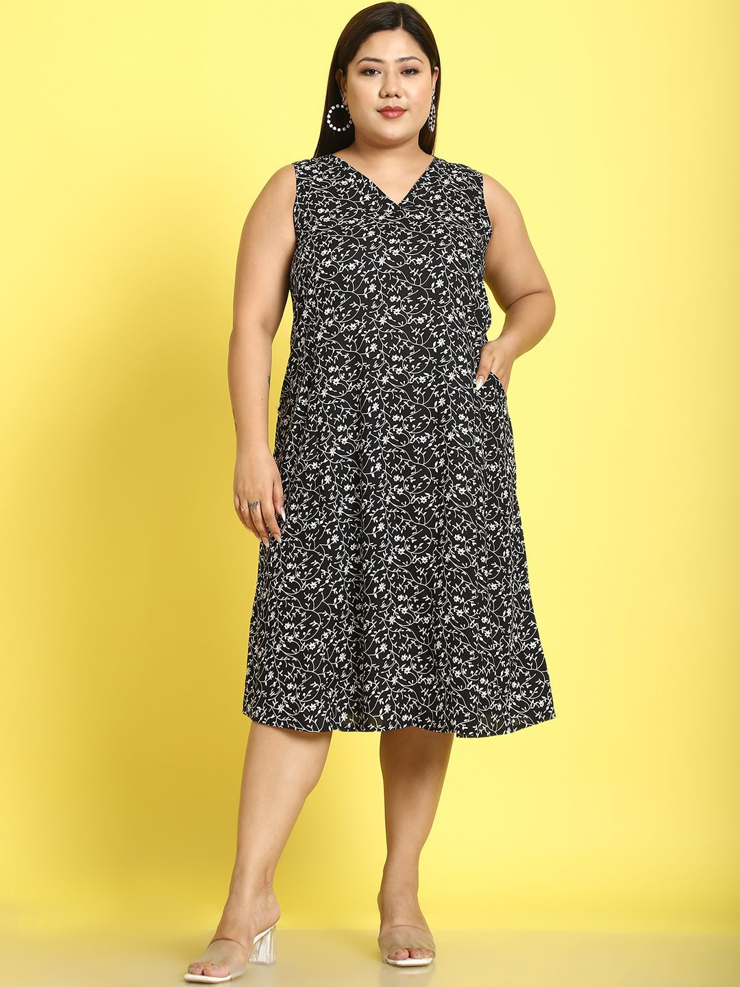 

theRebelinme Plus Size Floral Print A-Line Dress, Black