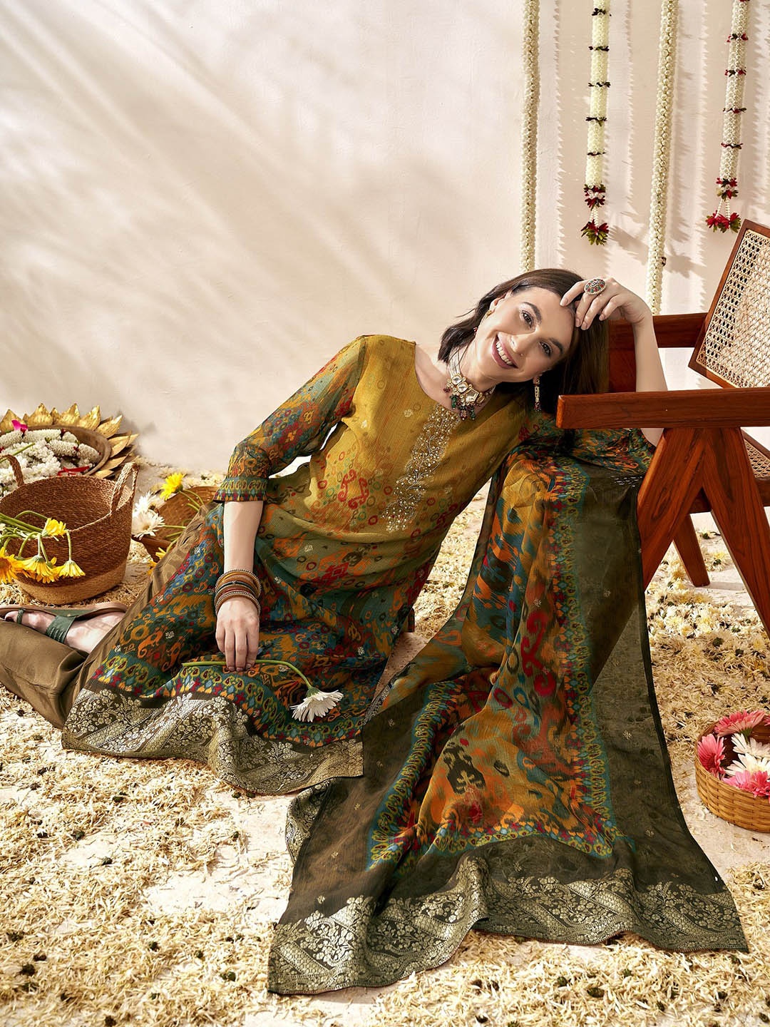 

Anouk Brown Floral Printed Sequinned Jacquard Organza Straight Kurta & Trouser & Dupatta