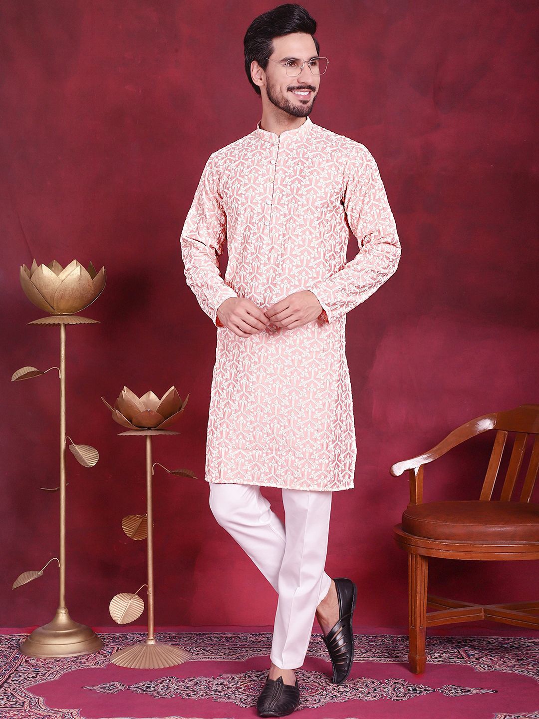 

Jompers Floral Embroidered Thread Work Mandarin Collar Straight Kurta With Trousers, Pink