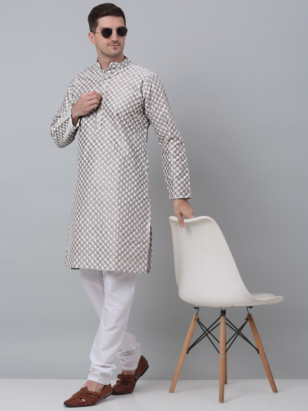 

Jompers Ethnic Motifs Embroidered Chikankari Straight Kurta With Churidar, Grey