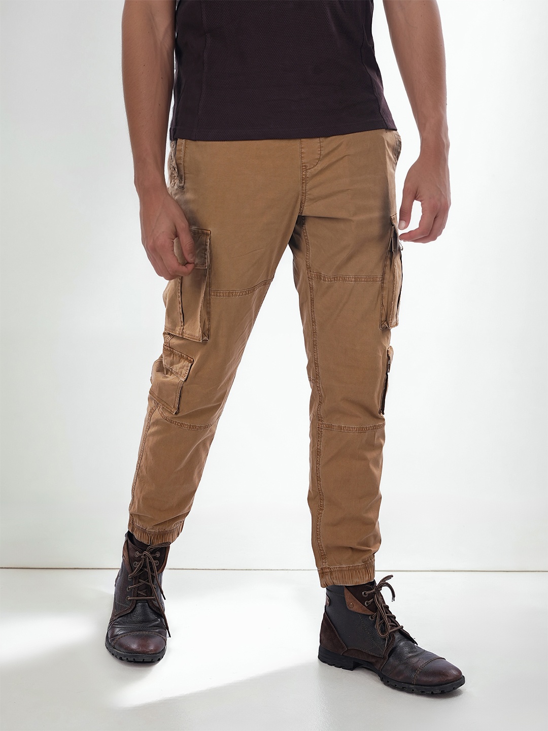 

Celio Men Cargos Trousers, Brown
