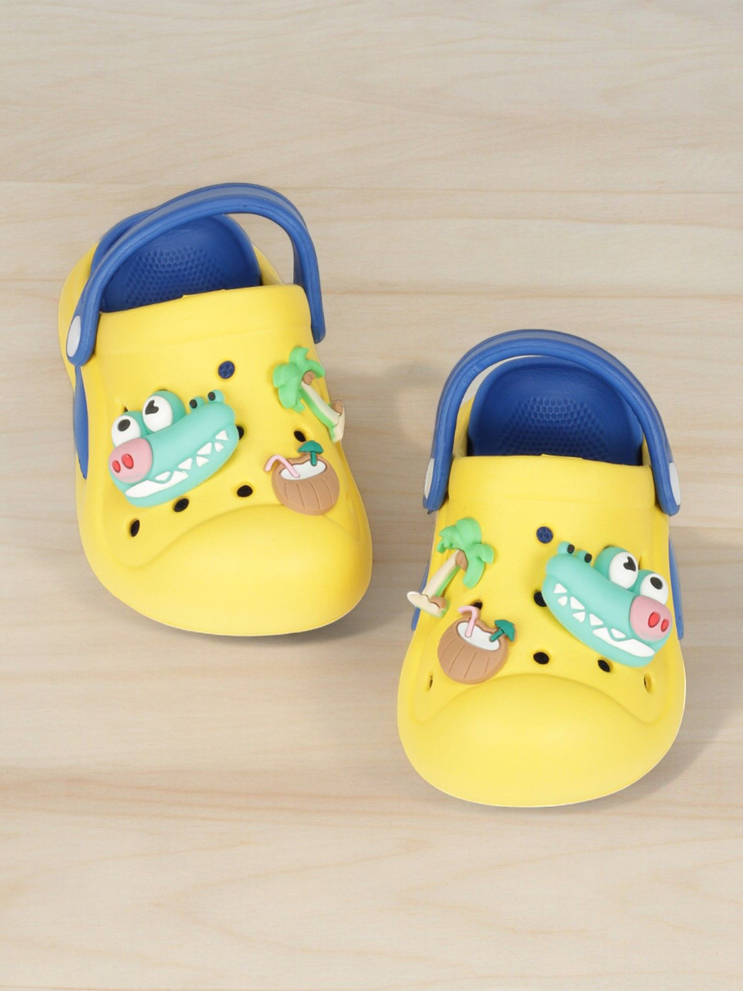 

Lil Lollipop Kids Alligator Applique Anti-Slip Clogs, Yellow
