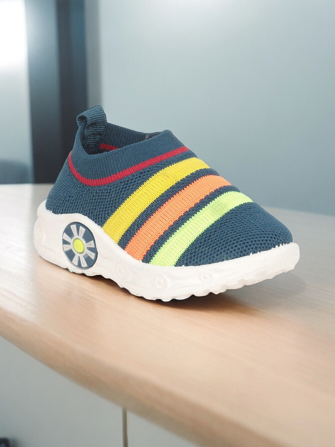 

Lil Lollipop Kids Round Toe Musical Chu Chu Slip-On Sneakers, Navy blue