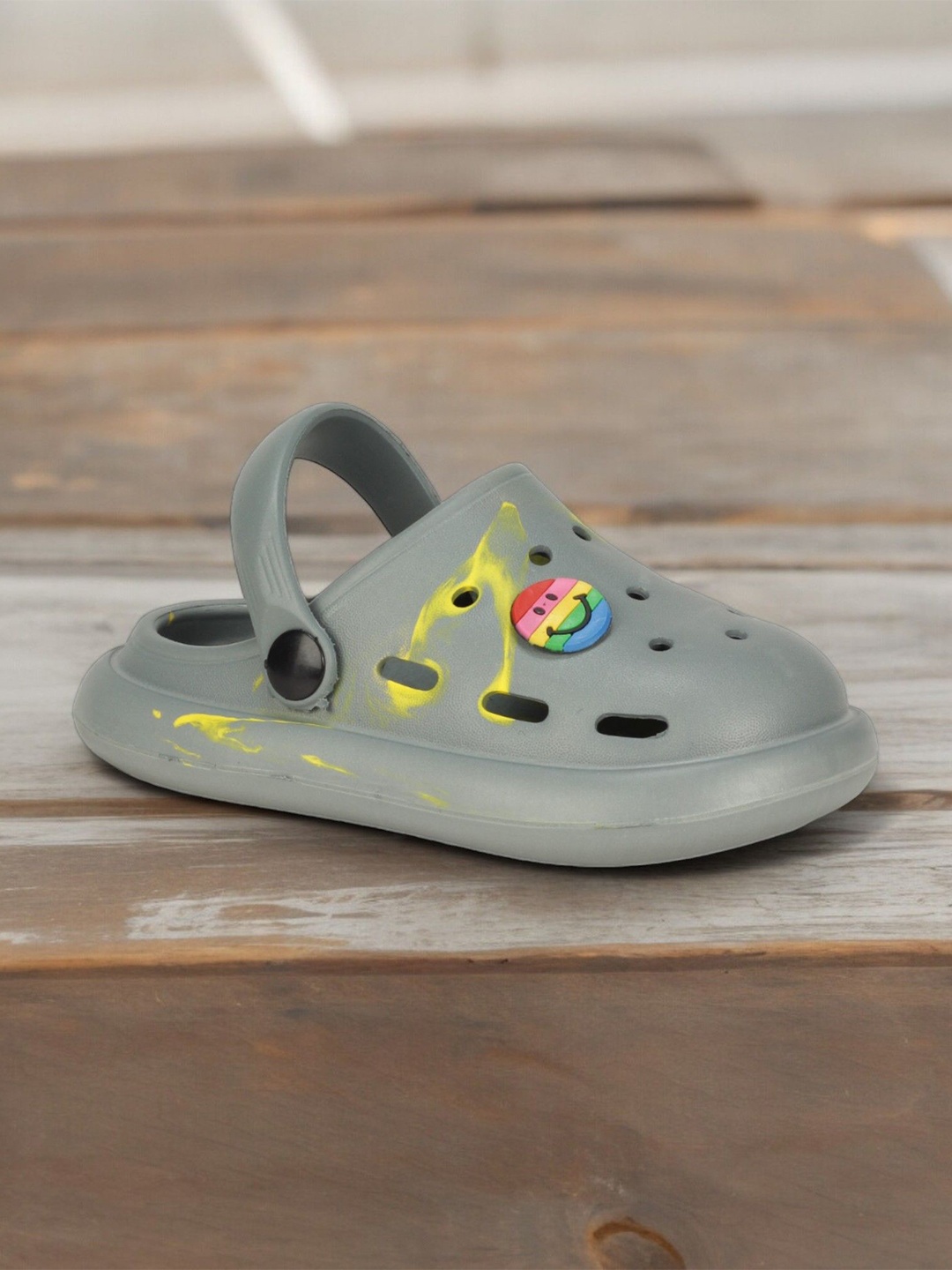 

Lil Lollipop Kids Smily Applique Anti-Slip Rubber Clogs, Grey