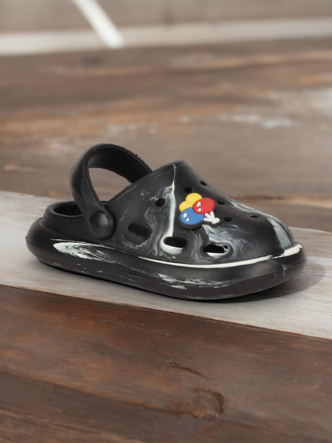

Lil Lollipop Kids Printed Anti-Slip Rubber Clogs, Black