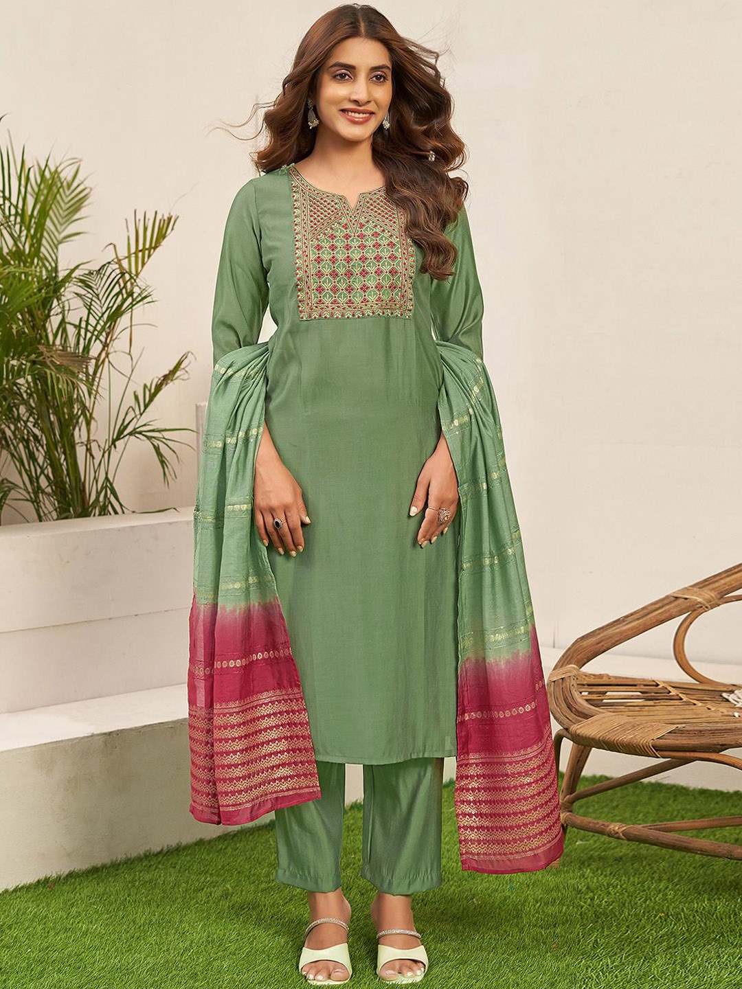 

KALINI Ethnic Motifs Yoke Design Thread Work Straight Kurta With Trousers & Dupatta, Green