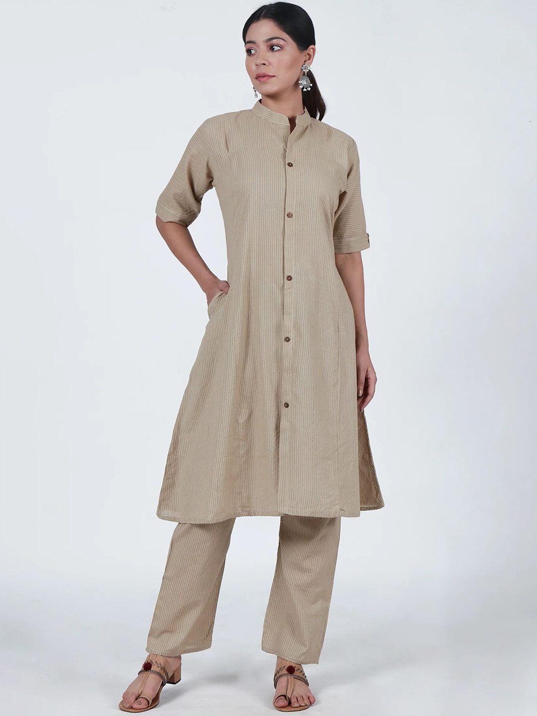 

TJORI Striped Mandarin Collar Regular Straight Kurta With Trousers, Beige