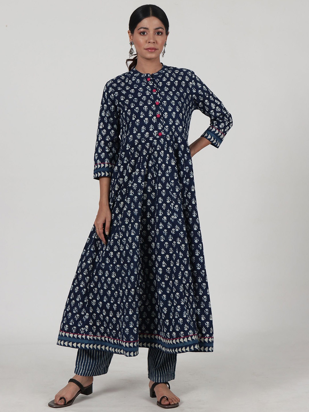 

TJORI Floral Printed Regular Pure Cotton Kurta with Trousers, Blue