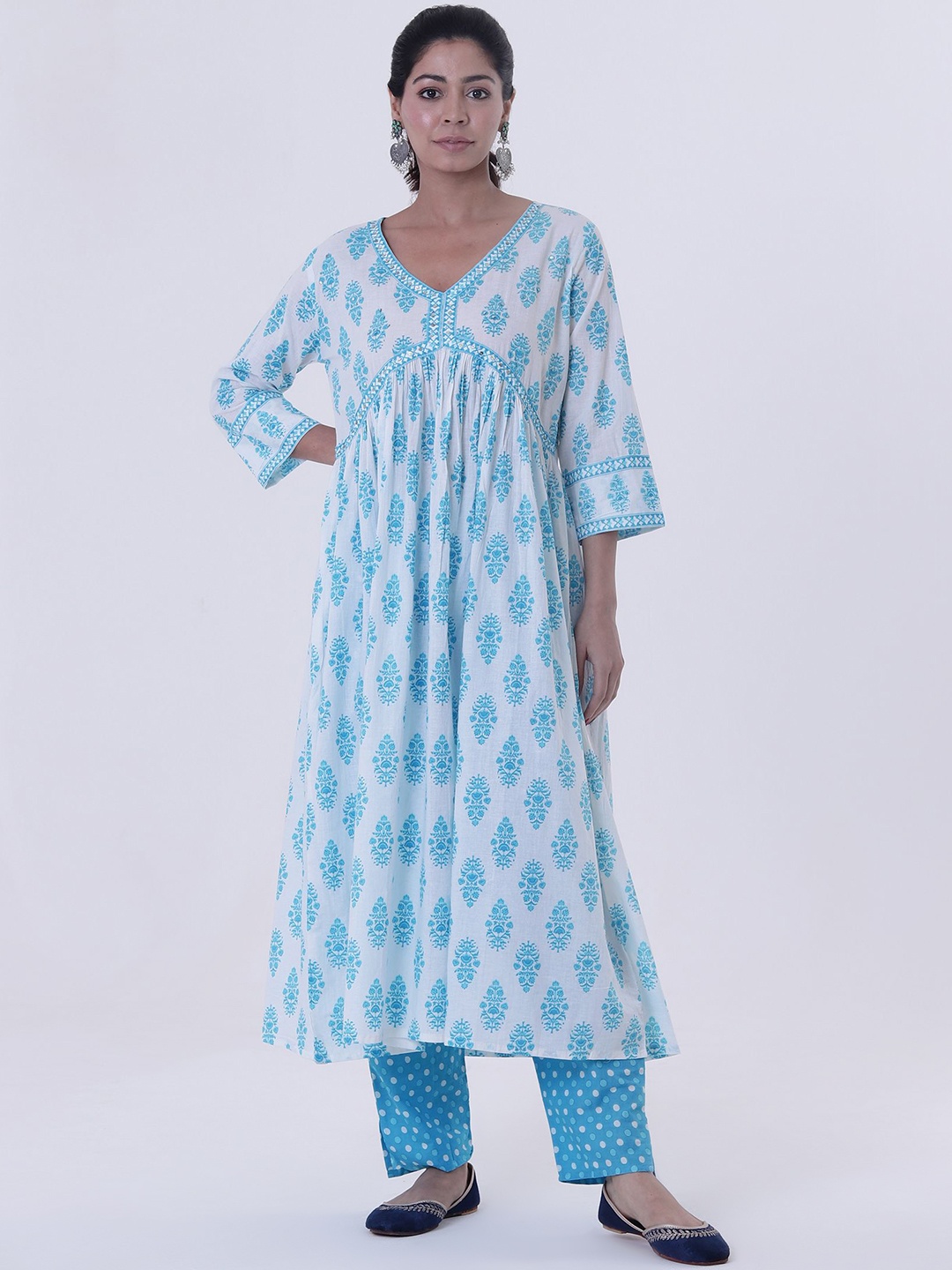 

TJORI Floral Printed Empire Sequinned Pure Cotton Kurta with Trousers, Blue