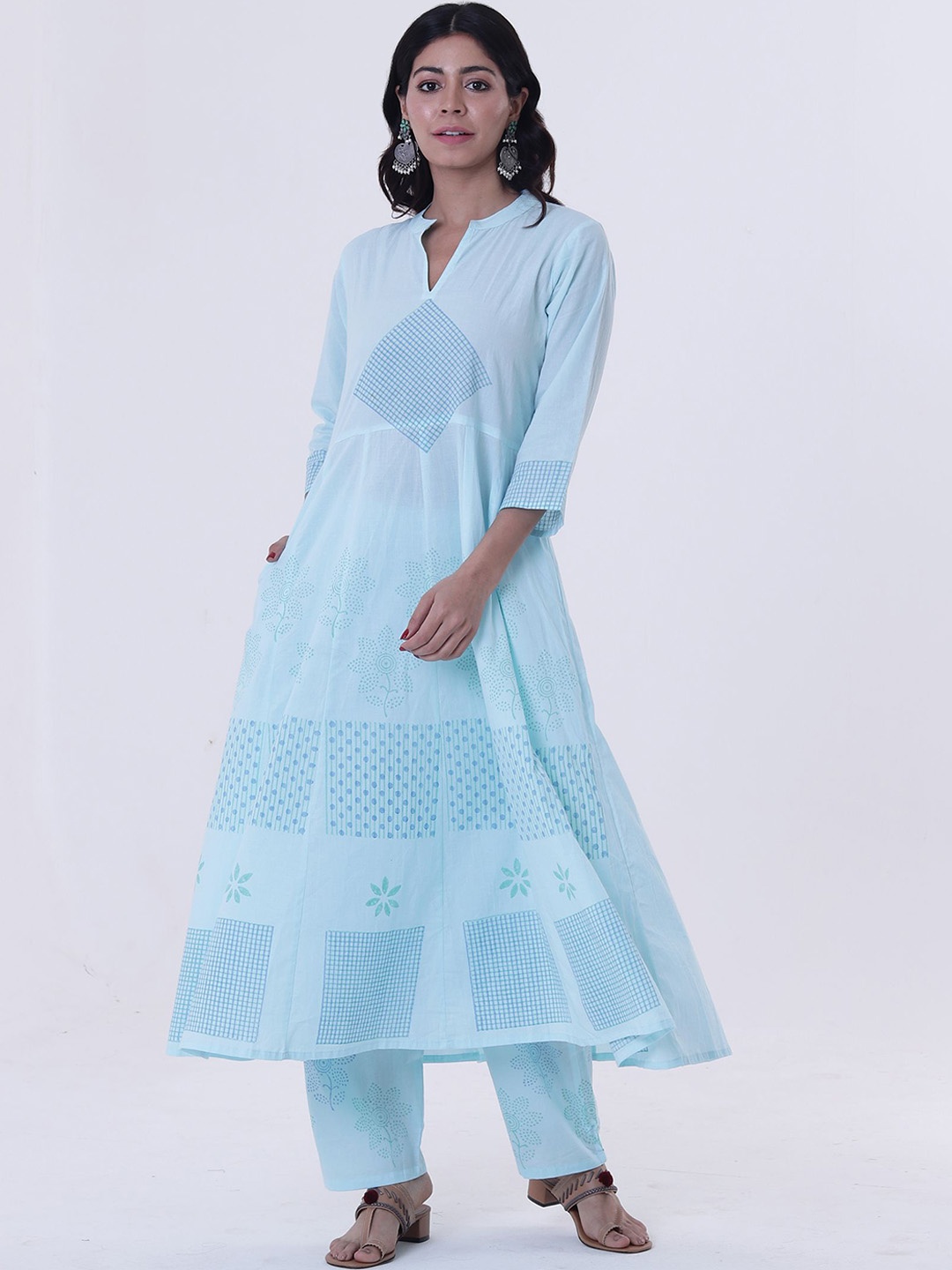 

TJORI Geometric Printed Regular Pure Cotton Anarkali Kurta With Trousers, Blue